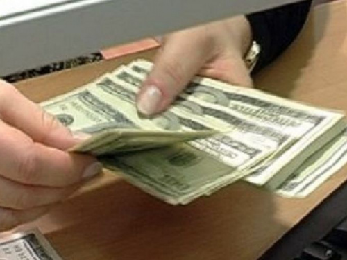 Украинцы за месяц скупили 2,6 млрд долларов валюты