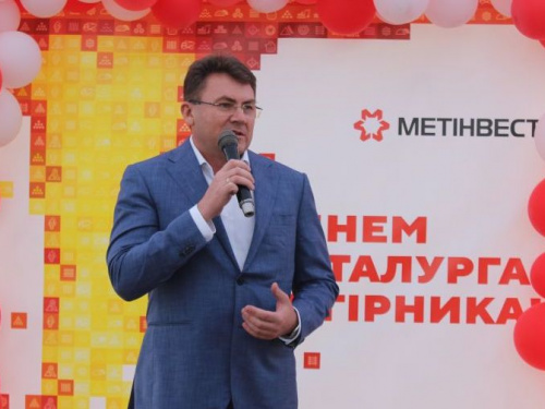 Генеральный директор АКХЗ и «Инкор и Ко» Виталий Литовка поздравил заводчан с праздником (ВИДЕО)