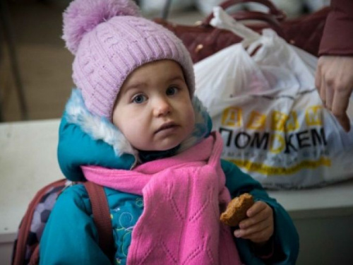 Почти 870 000 "наборов выживания"  уже выданы малышам-жителям зоны АТО от Гуманитарного штаба Ахметова