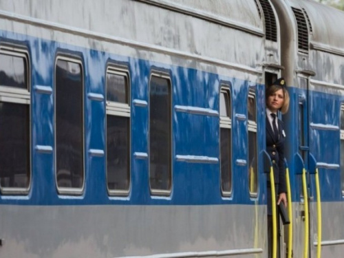"Укрзализныця" назначила дополнительные рейсы некоторым графиковым поездам