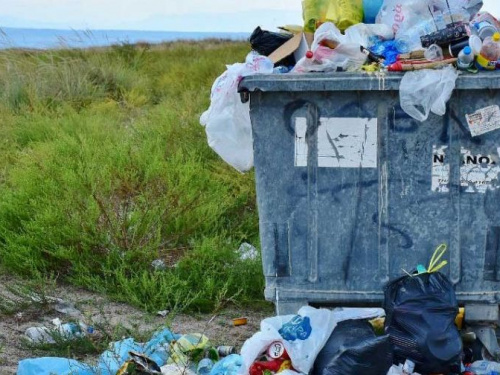 Тариф на вывоз мусора в Авдеевке снижен: грядёт перерасчёт и возможны проблемы