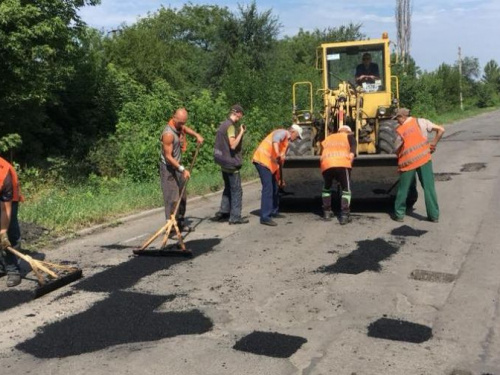 В Авдеевке не дают гарантию на отремонтированные в этом году дороги