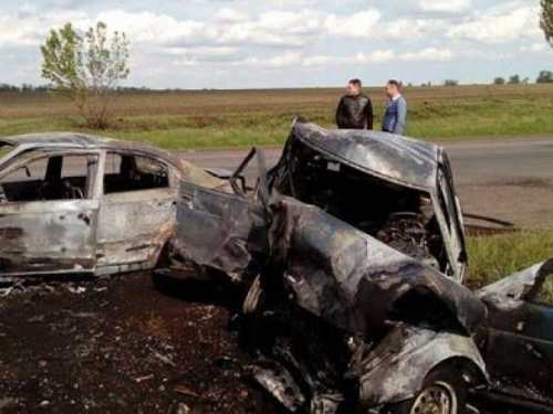 В Донецкой области при лобовом столкновении Chevrolet Aveo  и ВАЗ-22110 погибли 3 человека