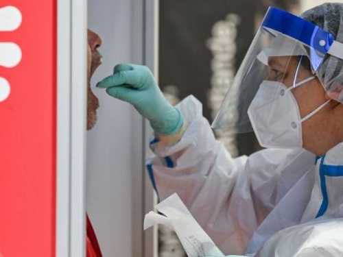 Во вторник в стране заболело коронавирусом больше украинцев, чем выздоровело