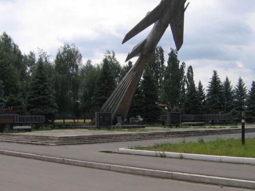 В Авдеевке осквернен памятник освободителям Украины