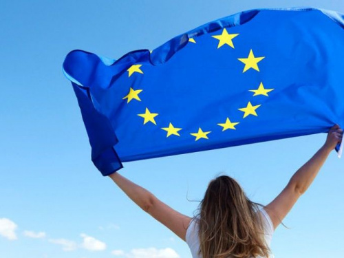 Украинцы стали лидерами по количеству видов на жительство в ЕС