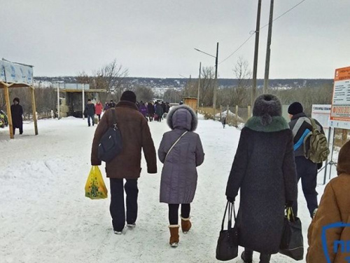 На дороге через линию разграничения на Донбассе умер пожилой мужчина
