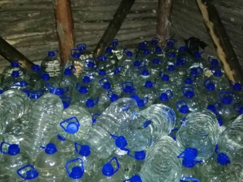 Около линии соприкосновения в Донецкой области найден тайник с 1500 литрами спирта (ФОТО)