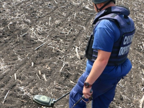 Землю Донецкой области очистили от 11 взрывоопасных предметов