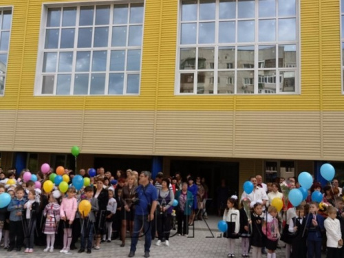 В Донецкой области открыты три опорные школы