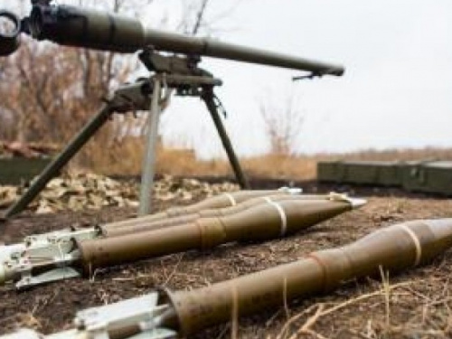 Боевики продолжают обстрелы украинских позиций в районе КПВВ в Донецкой области