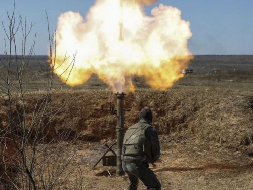 На Донбассе 10 обстрелов, уничтожены четыре боевика
