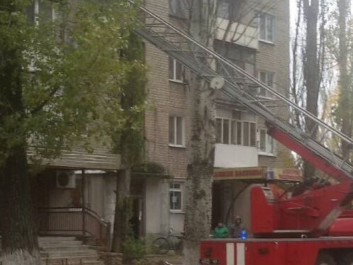 В Авдеевке при тушении пожара в пятиэтажке обнаружены два человека без признаков жизни