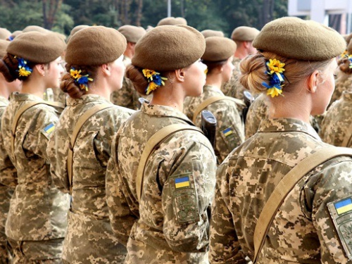 Закон про військовий обов’язок хочуть змінити: які "жіночі" спеціальності потрібні в армії