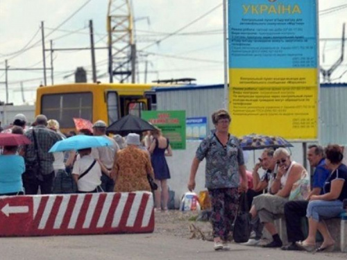 Донбасские КПВВ пересекли на 7 тысяч человек больше