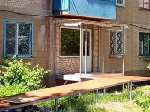 В Авдеевке строят пандусы для маломобильных жителей (ФОТОФАКТ)
