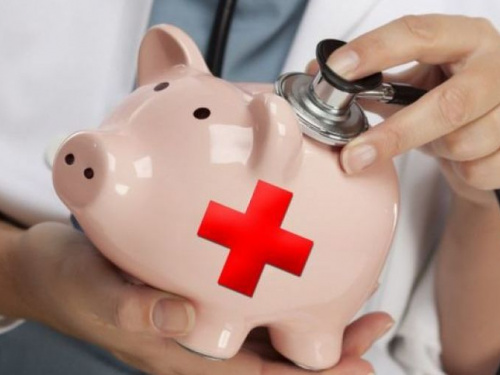 Минздрав заложил в бюджете-2021 повышение зарплат врачам до 25 тысяч гривен