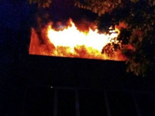 На территории шахты на Донбассе пожарные спасли из огня 6 человек