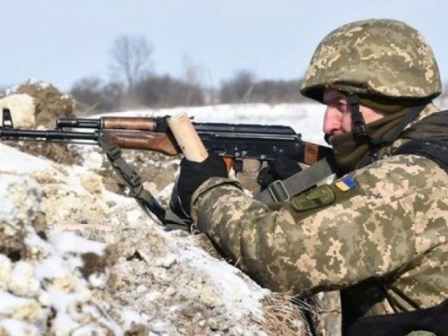 На Донбассе ликвидированы три боевика и ранен украинский военный