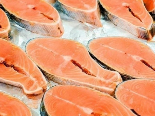 Импорт красной рыбы подскочил в два раза: откуда авдеевцам везут форель и лосося