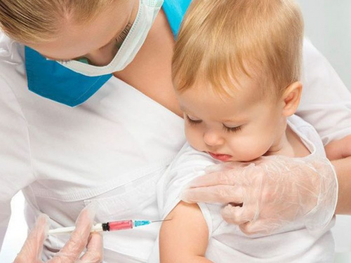 Какие прививки от инфекционных заболеваний можно сделать детям в Авдеевке 