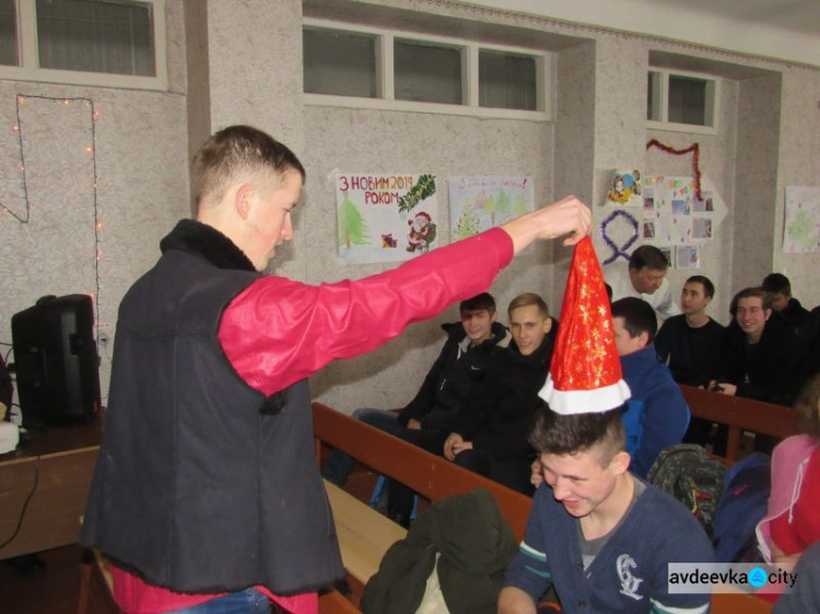 В ПТУ Авдеевки создали новогоднее настроение (ФОТО)