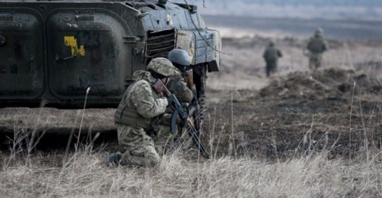 В зоне проведения ООС 14 раз обстреляли украинских военных 