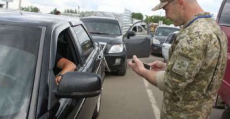 Ситуация в КПВВ  на Донбассе: пресечены попытки провезти товары и ребенка