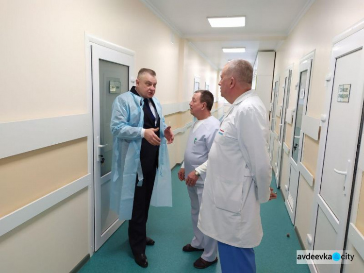 ФОТОРЕПОРТАЖ. АКХЗ капитально отремонтировал два отделения  Авдеевской центральной городской больницы