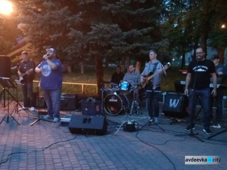 В Авдеевке прошёл концерт под открытым небом (ФОТО)