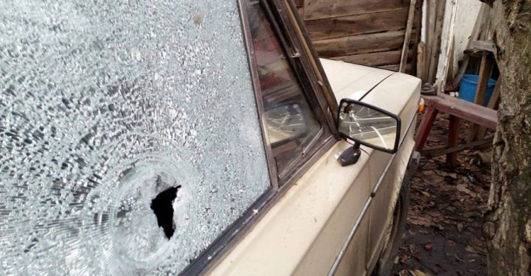 Боевики стреляли по гражданскому автомобилю в прифронтовом Майорске (ФОТО)