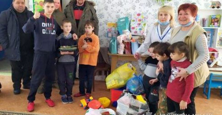 В Авдіївці вихованці реабілітаційного центру отримали подарунки від дітей із Закарпаття