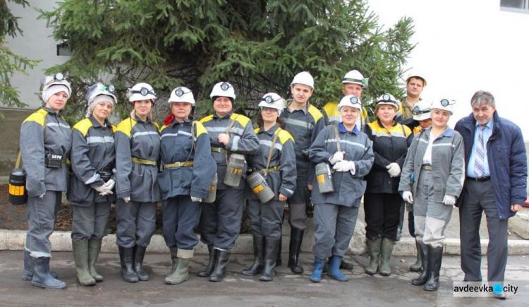 Жены горняков Донбасса спустились в шахту (ФОТО)