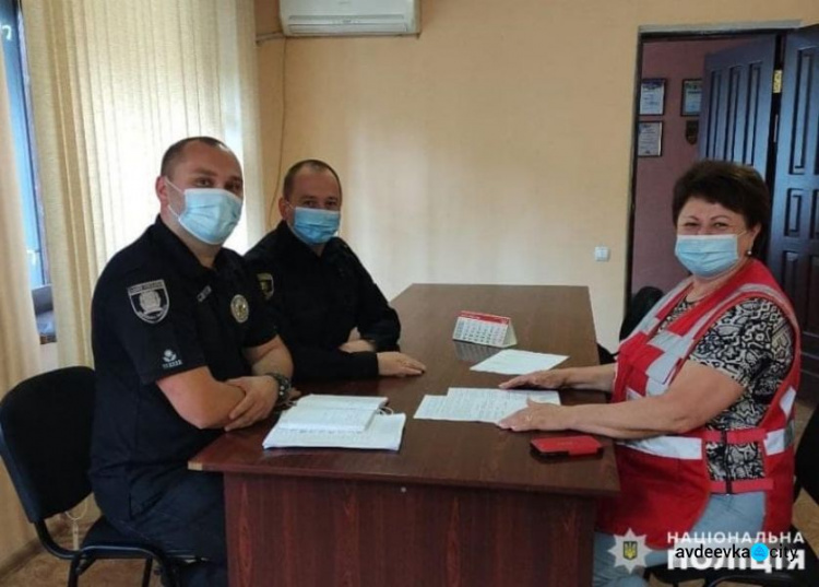  Авдіївські поліцейські підписали Меморандум про співпрацю з Організацією Товариства Червоного Хреста України 