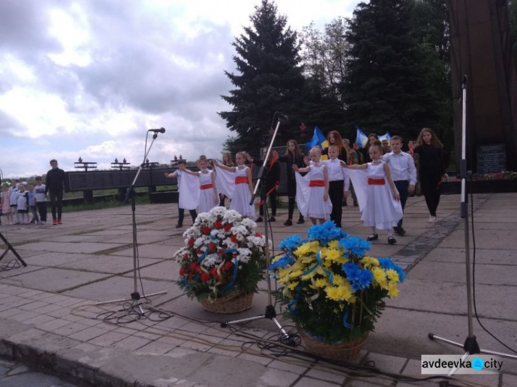 В Авдеевке прошли памятные мероприятия ко  Дню Победы (ФОТОРЕПОРТАЖ)