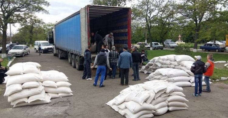 Более 2 тысяч уязвимых семей на Донбассе  смогут получить по 150 кг кормов для животных