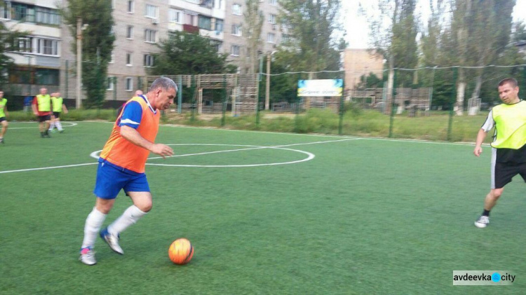 В Авдеевке ветераны сразились в турнире по мини-футболу (ФОТО)