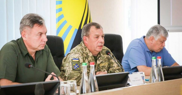 Власти Донбасса и командование ОС обсудили войну и мир