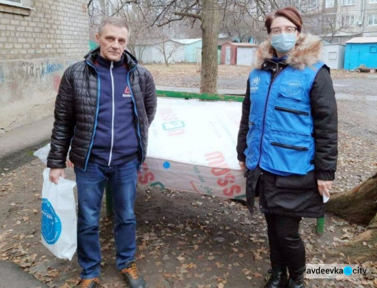 Жители Авдеевки получили помощь от гуманитарной миссии «Пролиска»