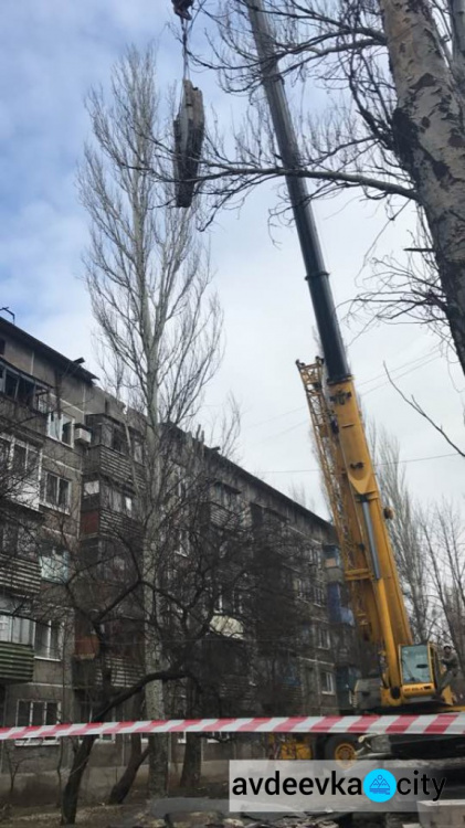 Гендиректор АКХЗ выступает за упрощение процедуры по отбору подрядчиков для восстановления жилья в Авдеевке (ФОТО)
