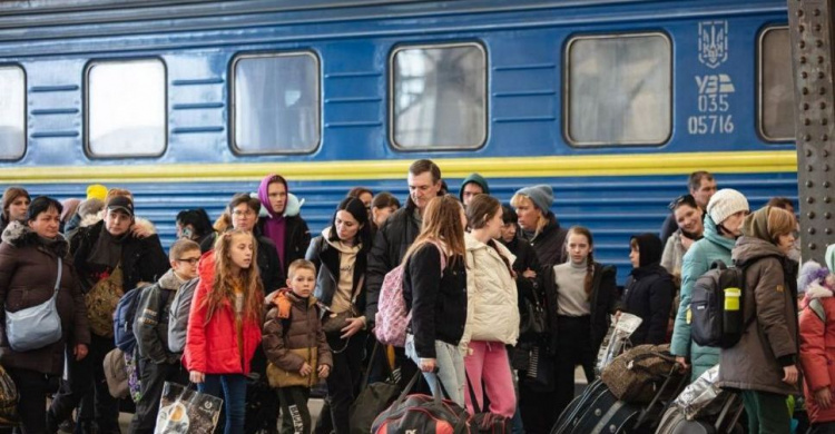 Як авдіївцям, які евакуюються потягами "Укрзалізниці", отримати одноразову допомогу: докладна інструкція