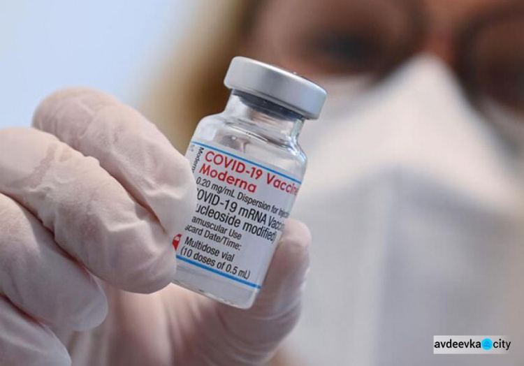 В Авдеевку доставили американскую вакцину Moderna: насколько эффективен препарат?