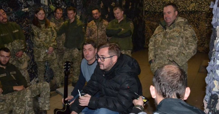 «Золотой голос» Украины поздравил военных в районе Авдеевки (ВИДЕО)