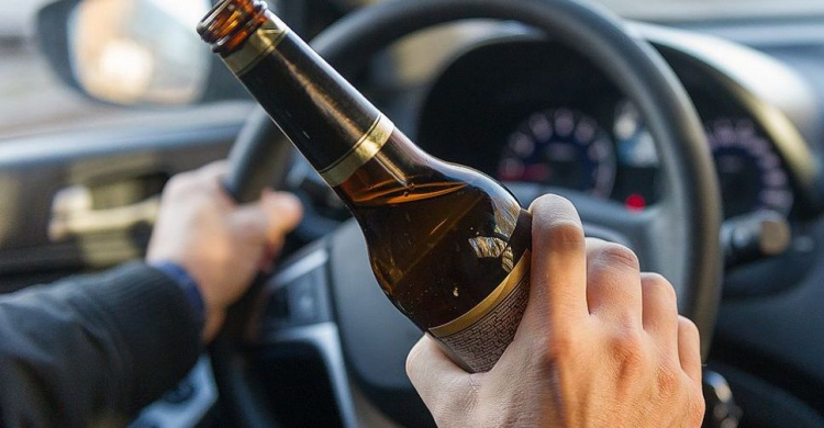Полиция на Донетчине отловила более 2 тысяч водителей, которые сели за руль пьяными или "под кайфом"