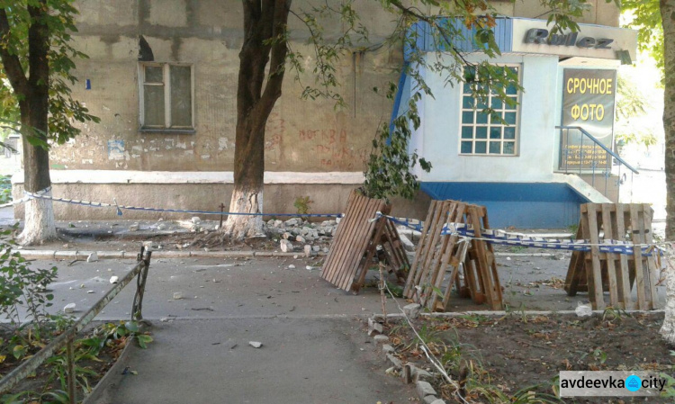 В Авдеевке спасатели начали расчистку верхних этажей пострадавшего от взрыва дома(ФОТО)