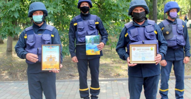 В Авдеевке спасателей ГСЧС Украины поблагодарили за восстановленные дома