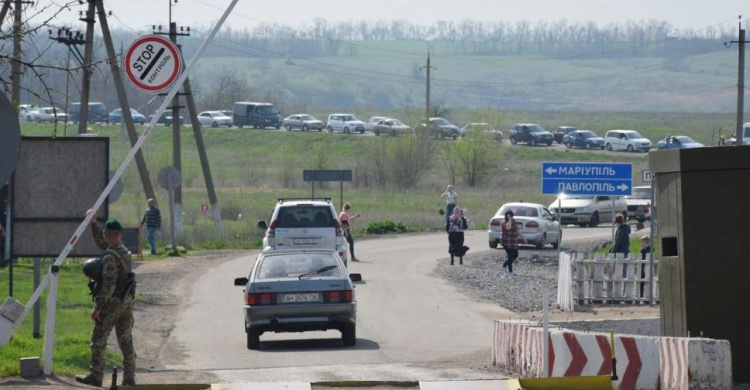 Украинские пограничники опубликовали статистику пересечения донбасской линии разграничения
