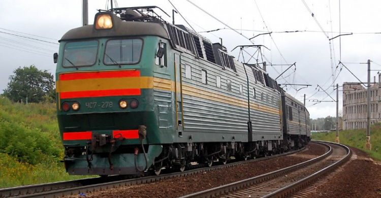 Железнодорожники обещают увеличить пропуск поездов в Донейкой области 