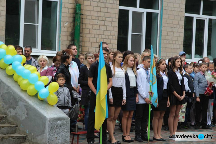 В школах Авдеевки впервые за долгое время удалось набрать семь первых классов (ФОТО)
