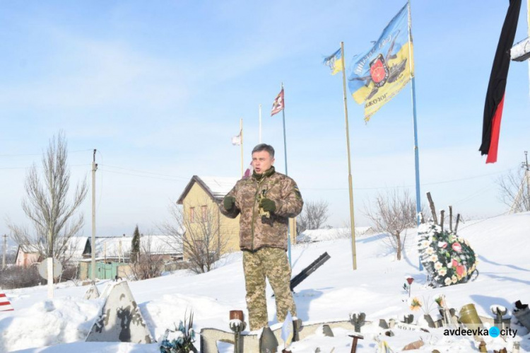 На авдіївській промзоні прочитали молитву за загиблими в боях військовими (ФОТО/ВІДЕО)